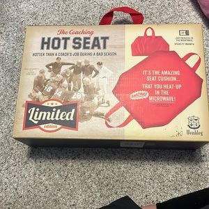 NWT reheatable seat. The Coaching Hot Seat for up to 3hours of warmth